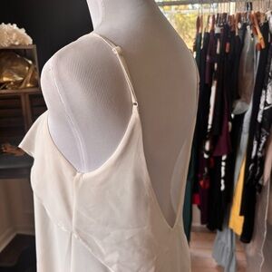 Elegant White Sleeveless Dress